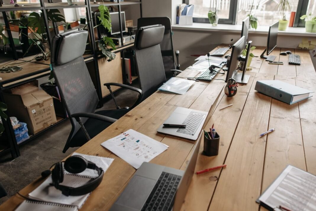 Digital Efficiency: Cutting Busywork With AI Tools
